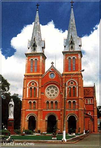 Saint Marie Cathedral in Saigon.jpg